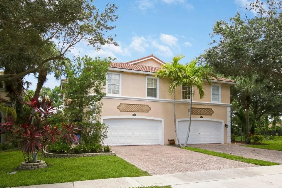9205 Villa Palma Lane