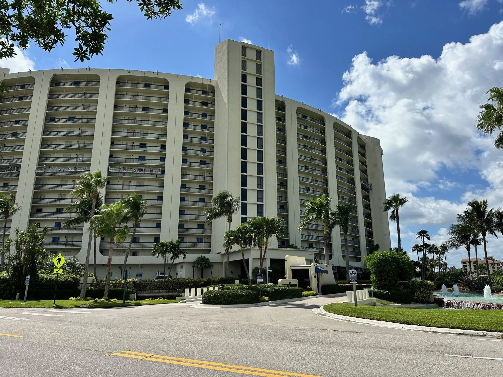 400 Ocean Trail Way, #909