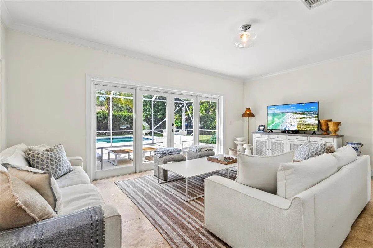 10117 Hunt Club Lane