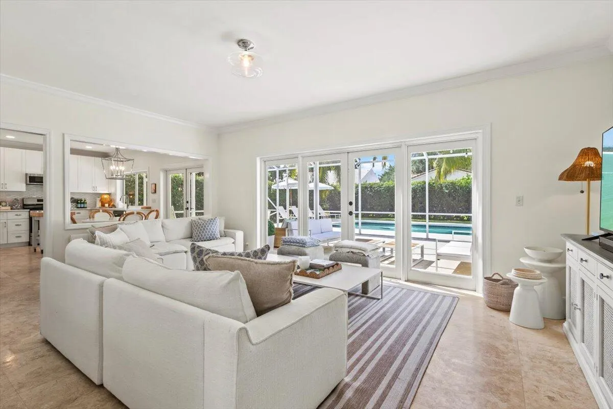10117 Hunt Club Lane