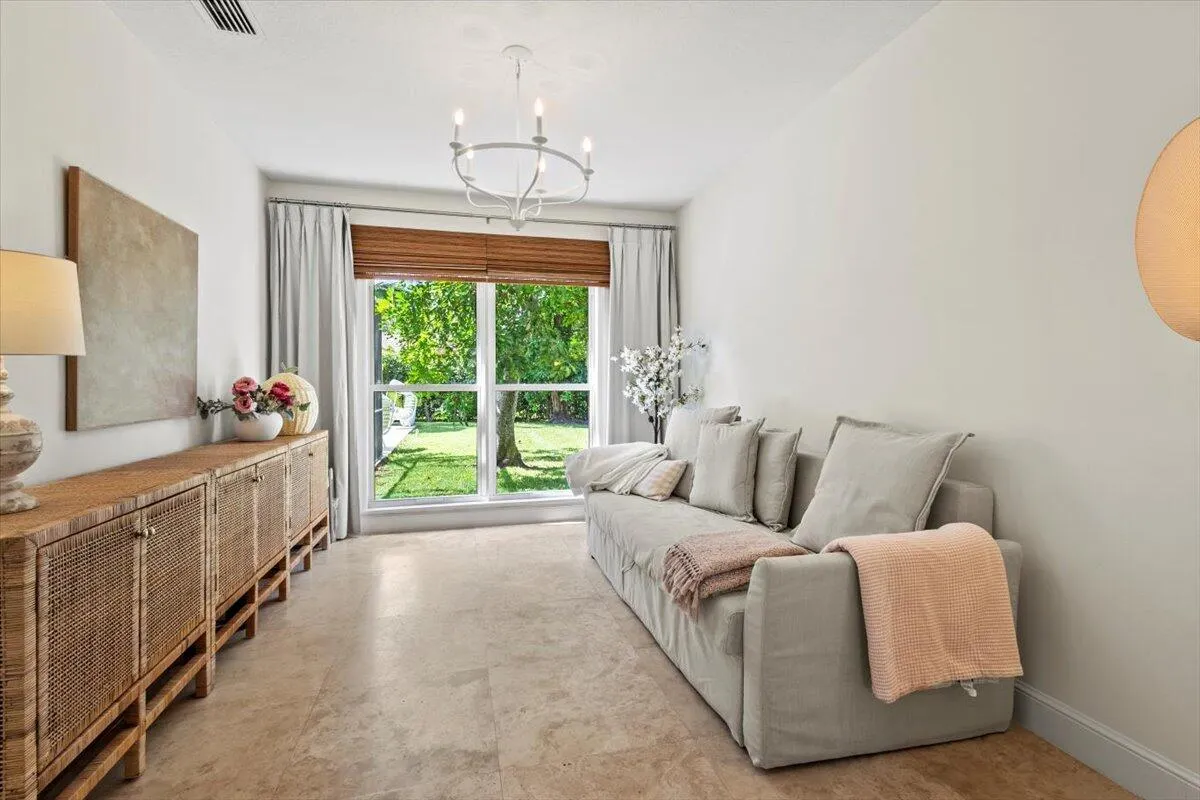 10117 Hunt Club Lane