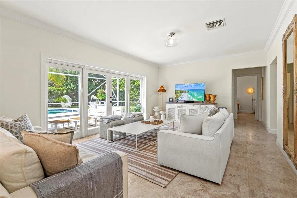10117 Hunt Club Lane