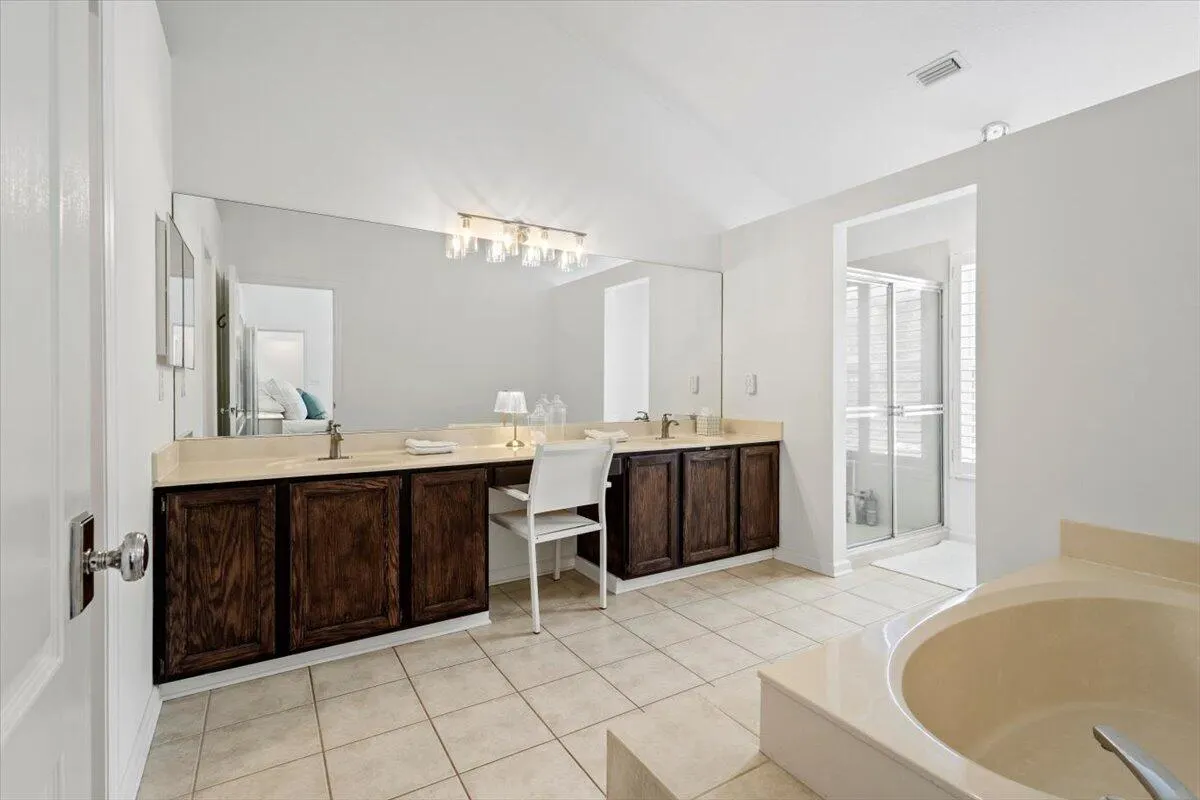 10117 Hunt Club Lane