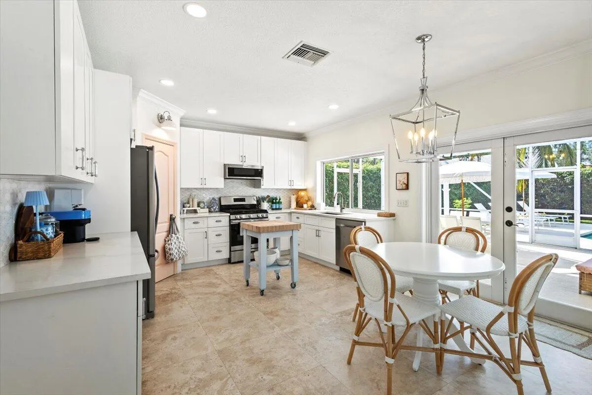 10117 Hunt Club Lane