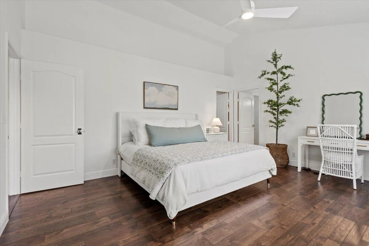 10117 Hunt Club Lane