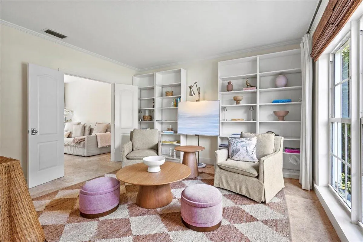 10117 Hunt Club Lane
