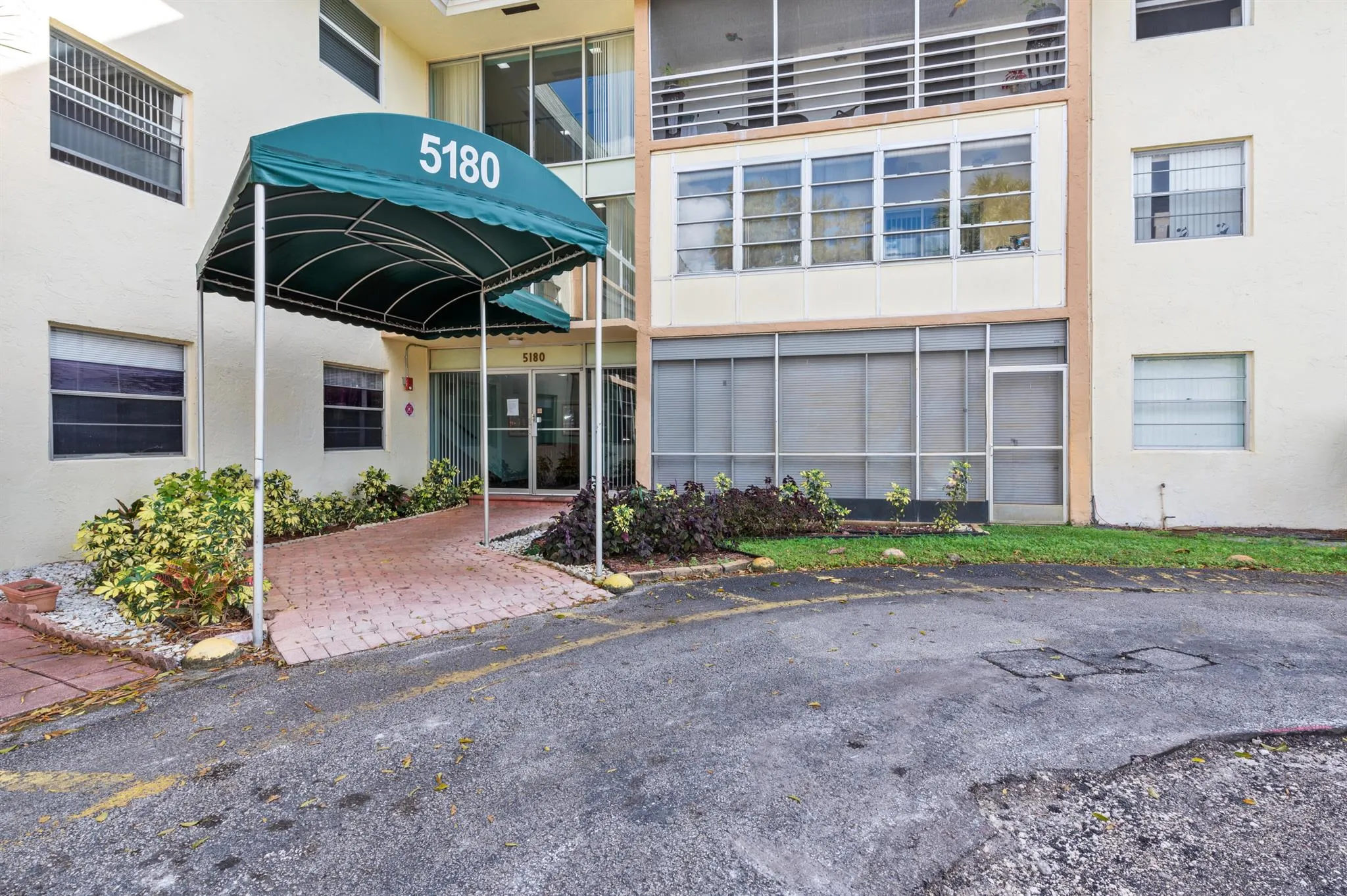 5180 E Sabal Palm Boulevard, #239