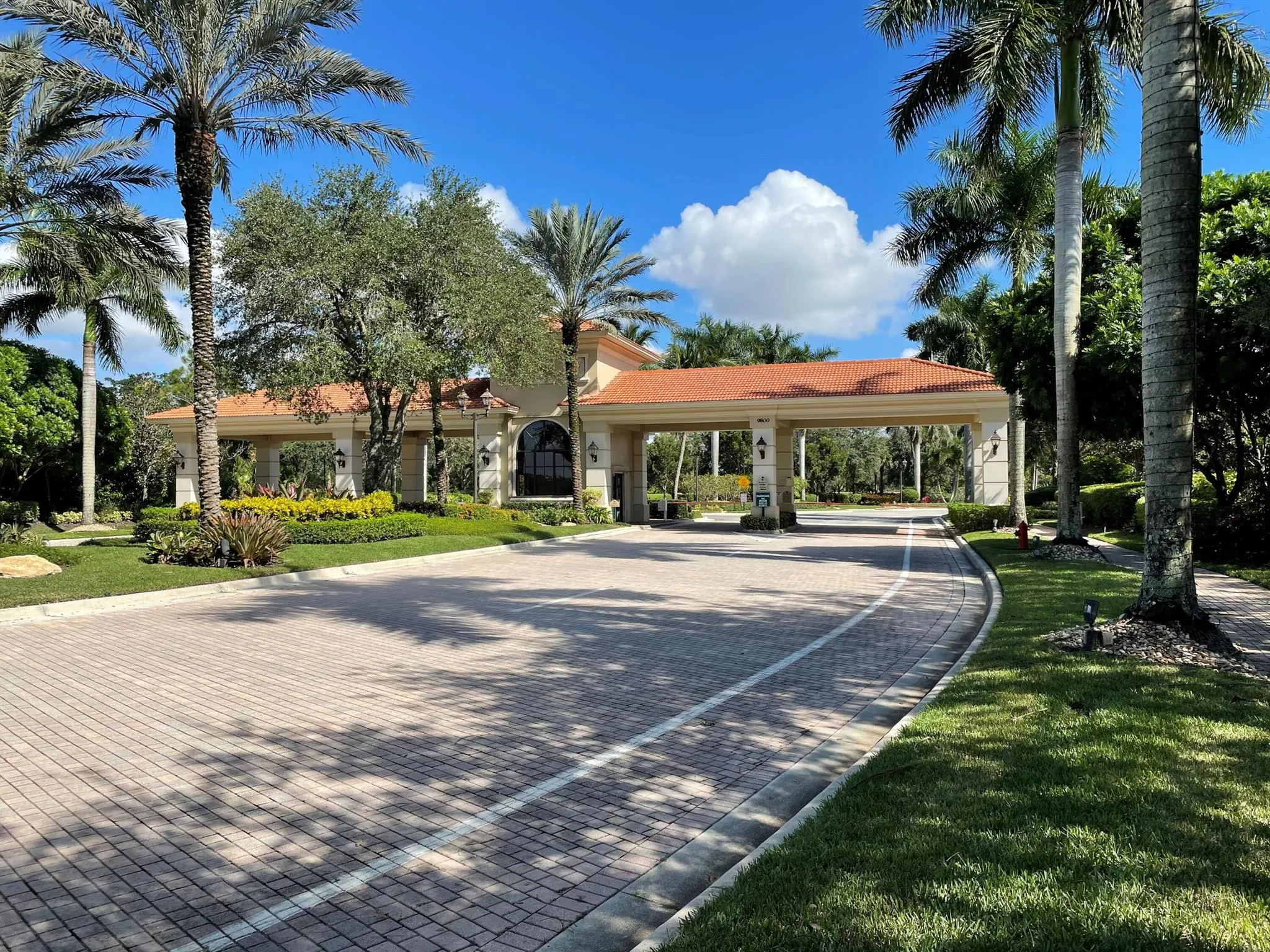 9177 Isles Cay Drive