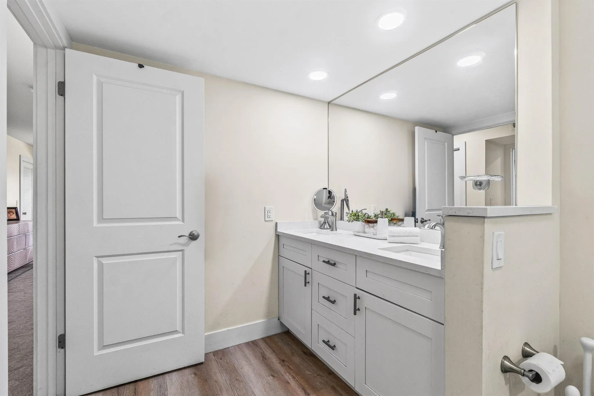 18 Stratford Drive, #Unit E