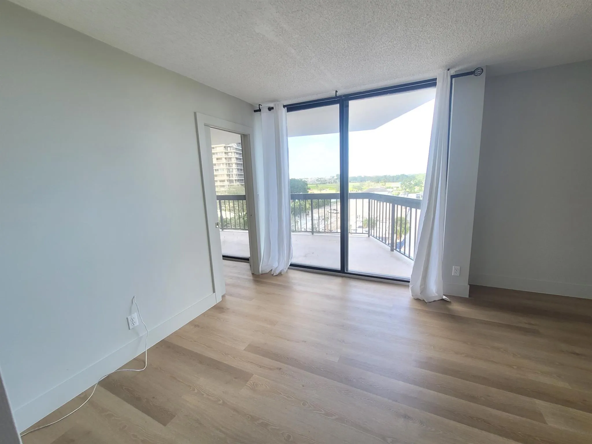 2425 Presidential Way, #603
