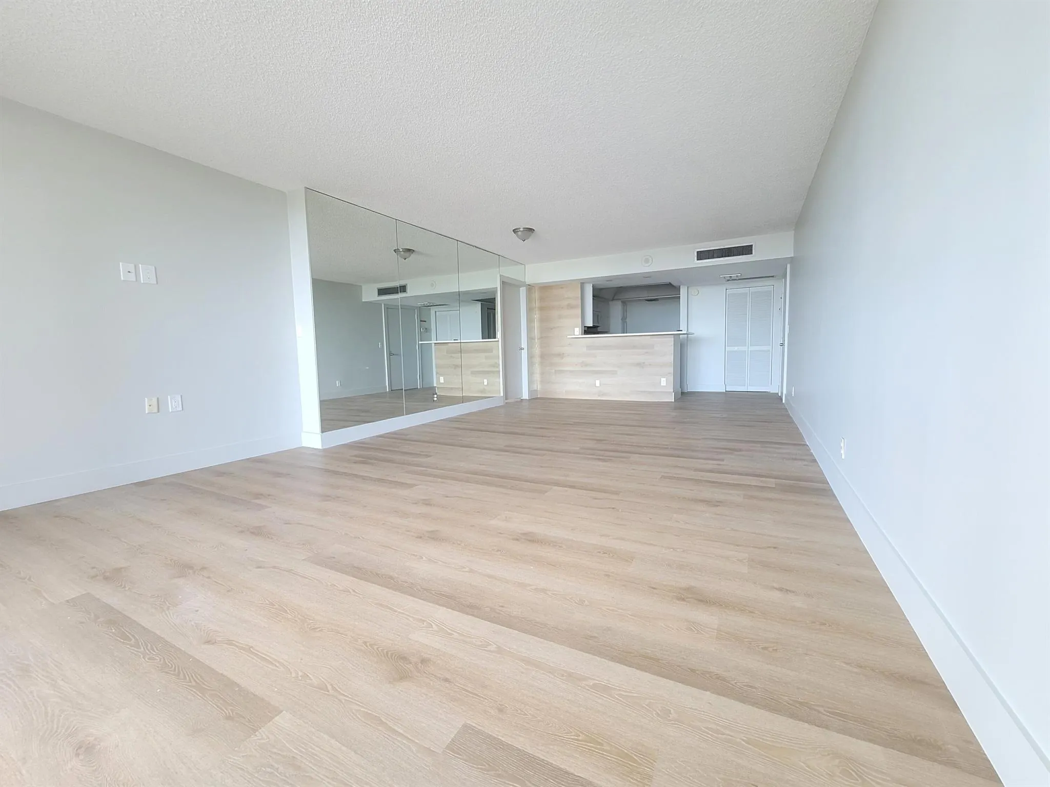 2425 Presidential Way, #603