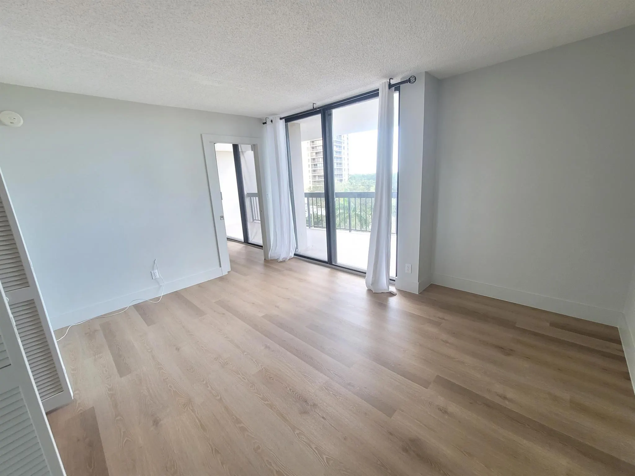 2425 Presidential Way, #603