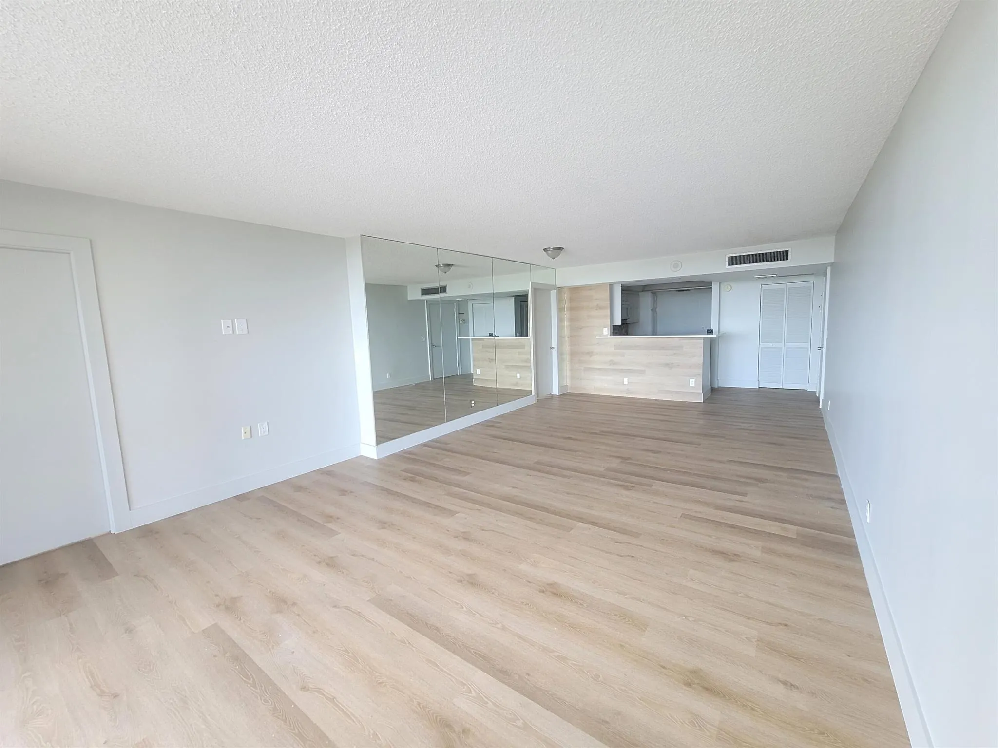2425 Presidential Way, #603