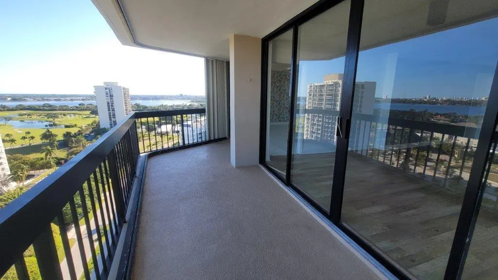 2425 Presidential Way, #1903