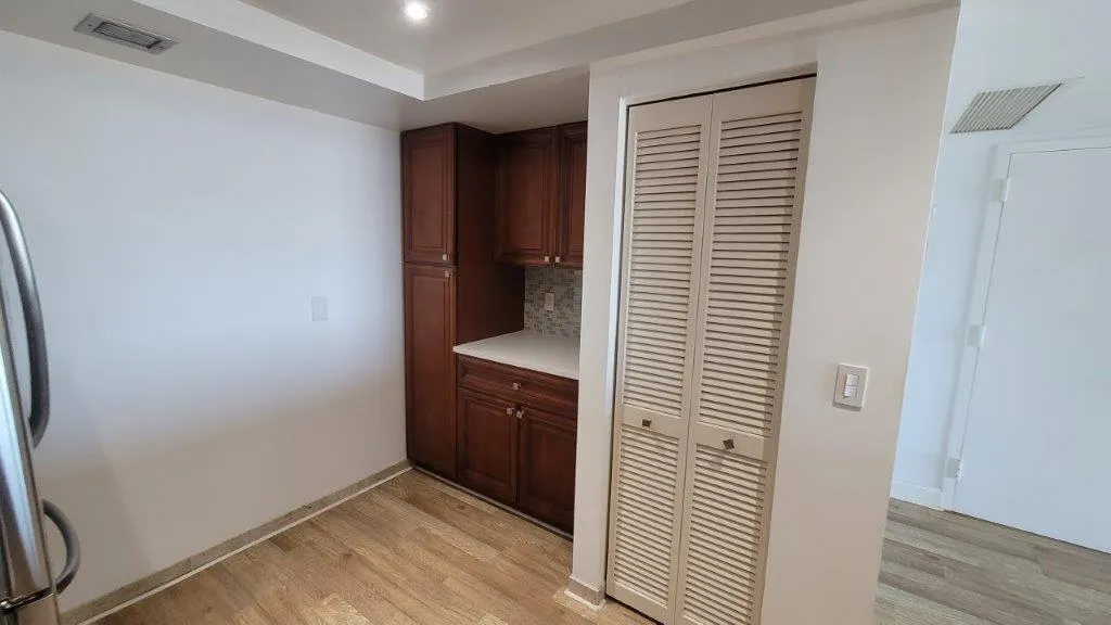 2425 Presidential Way, #1903