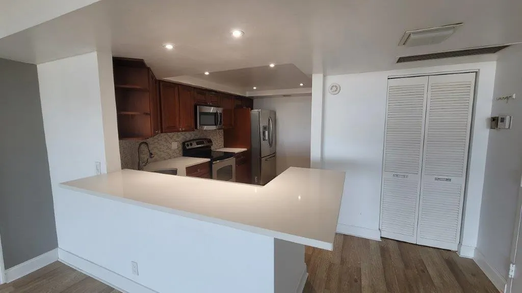 2425 Presidential Way, #1903