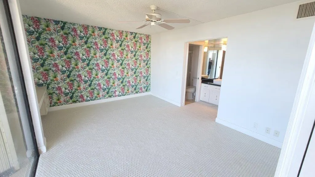 2425 Presidential Way, #1903