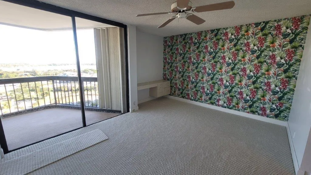 2425 Presidential Way, #1903