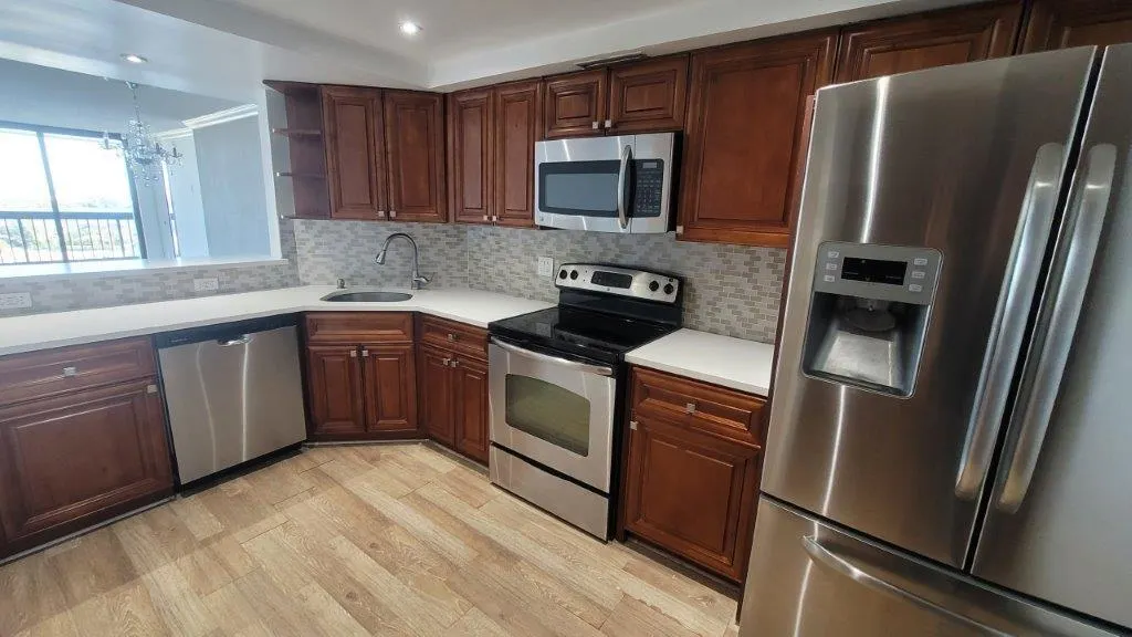 2425 Presidential Way, #1903
