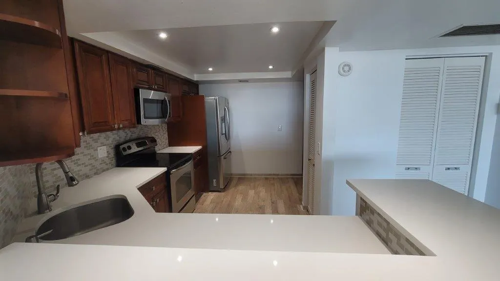 2425 Presidential Way, #1903