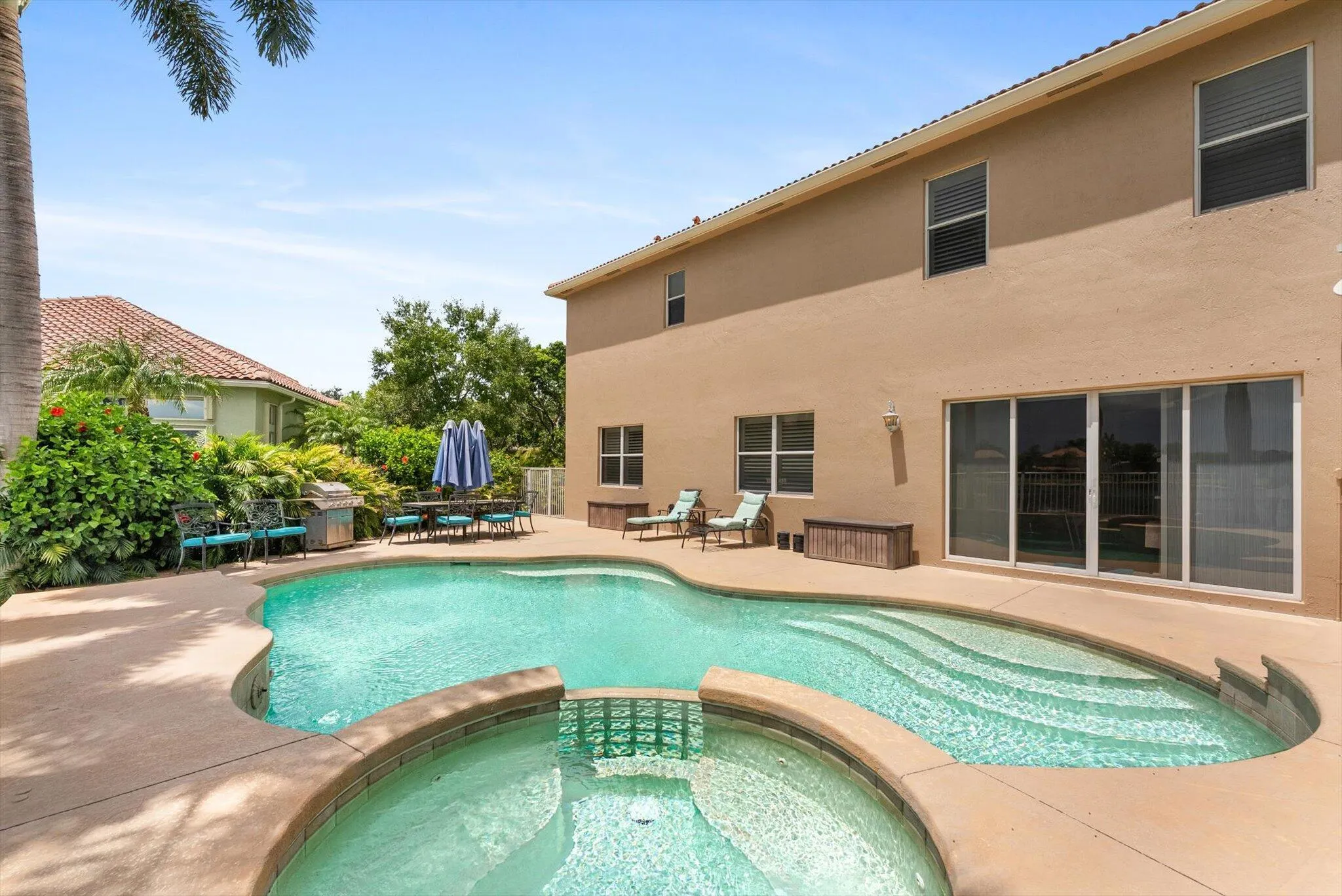 1282 Beacon Circle
