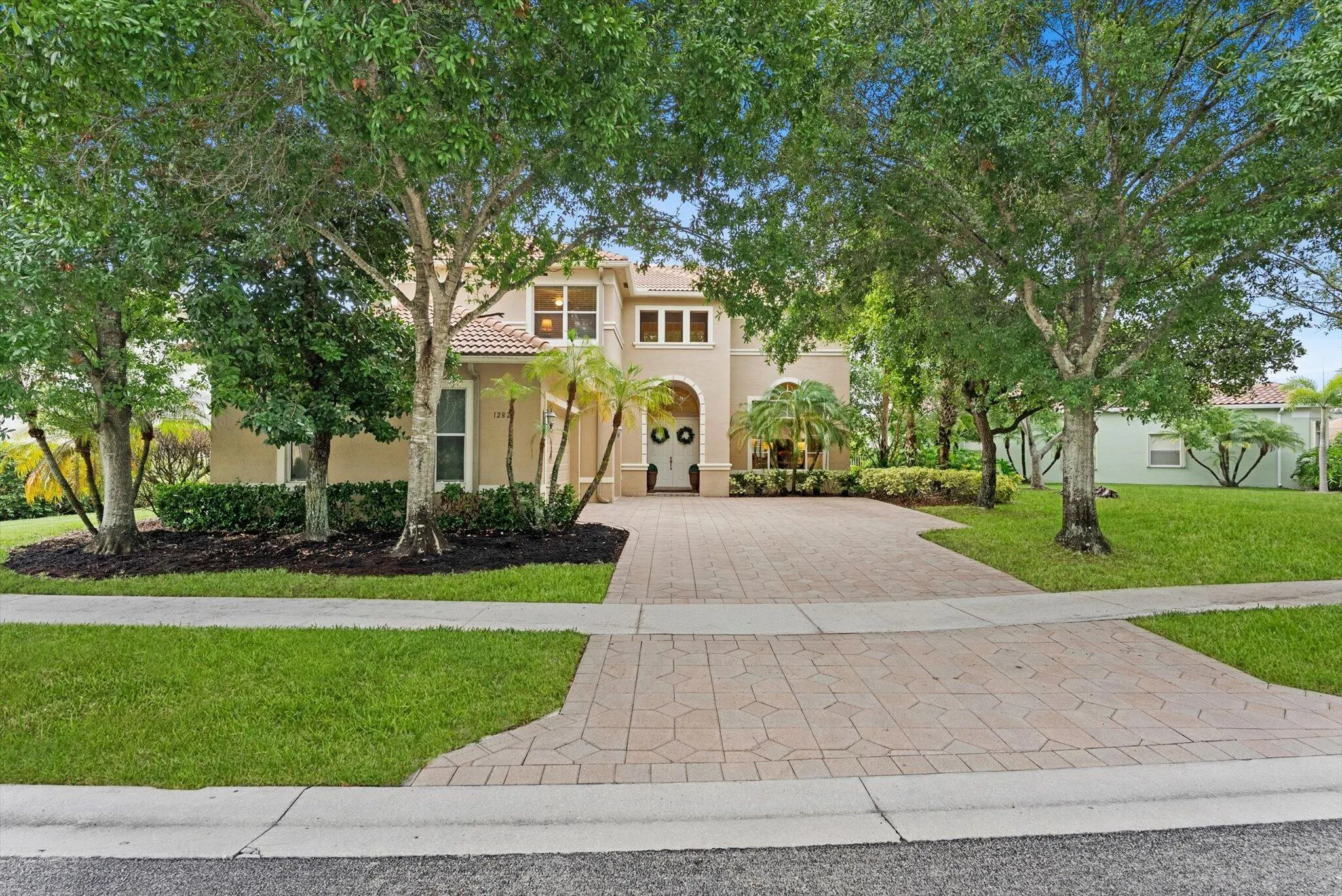 1282 Beacon Circle