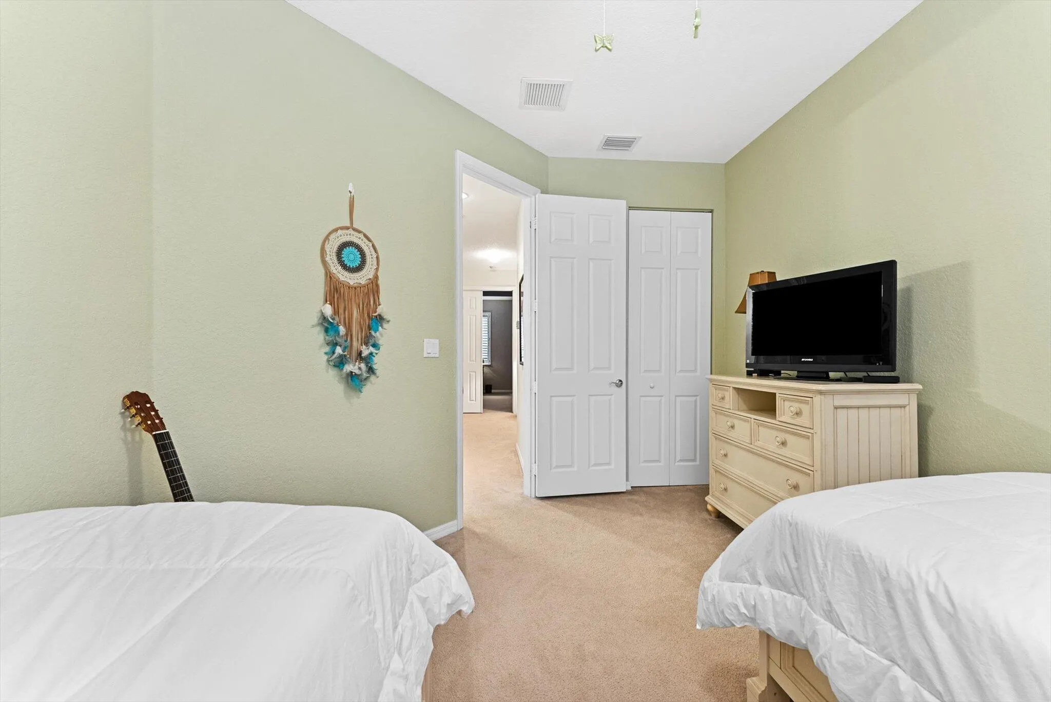 1282 Beacon Circle