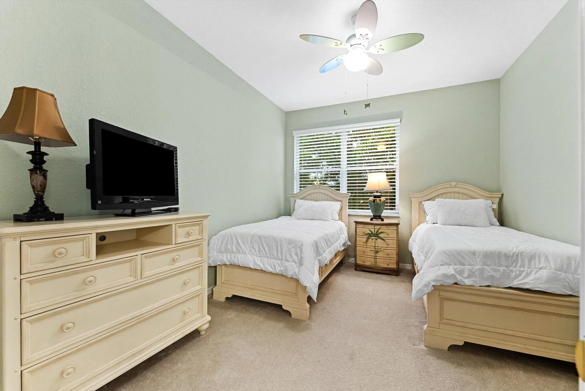 1282 Beacon Circle