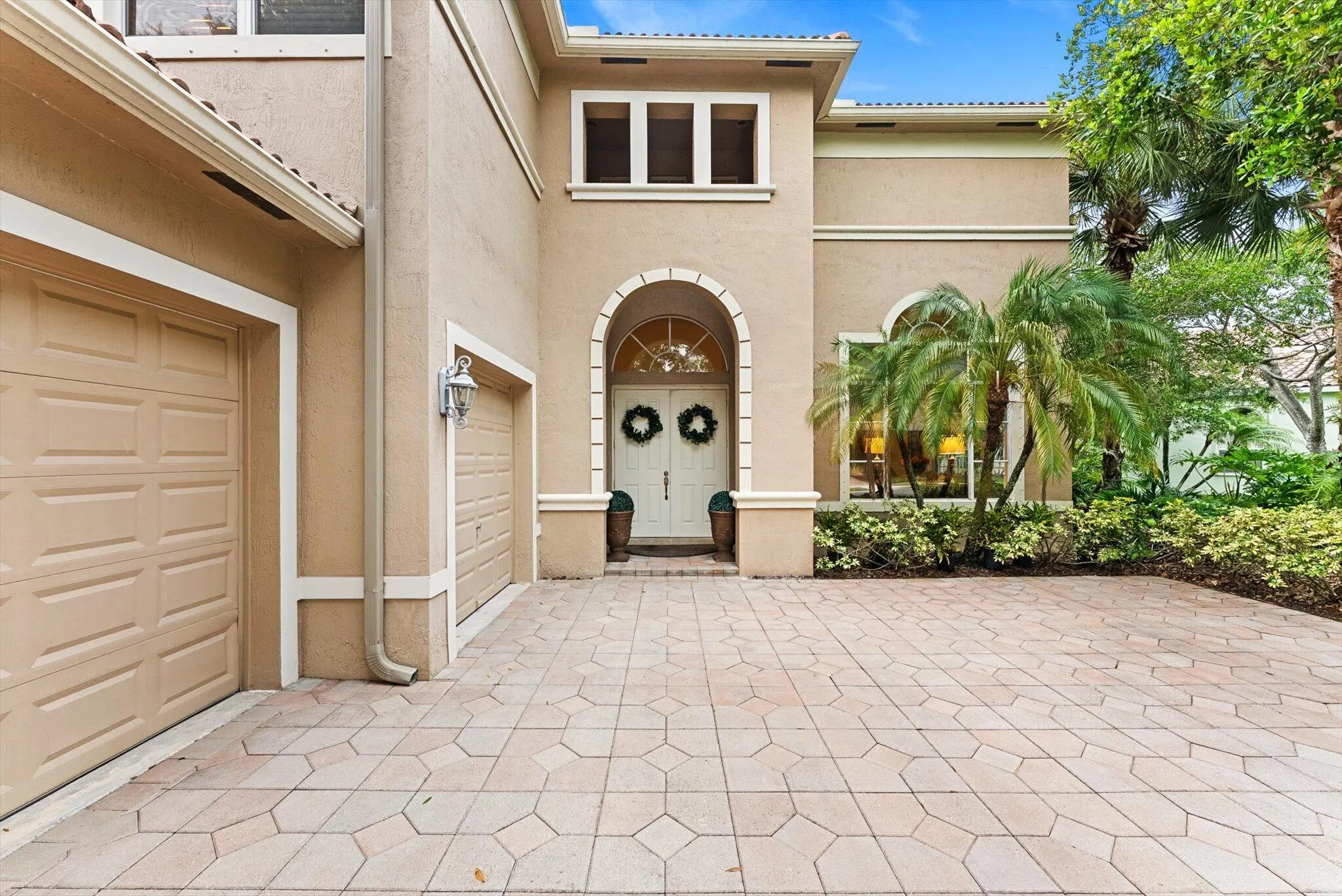 1282 Beacon Circle