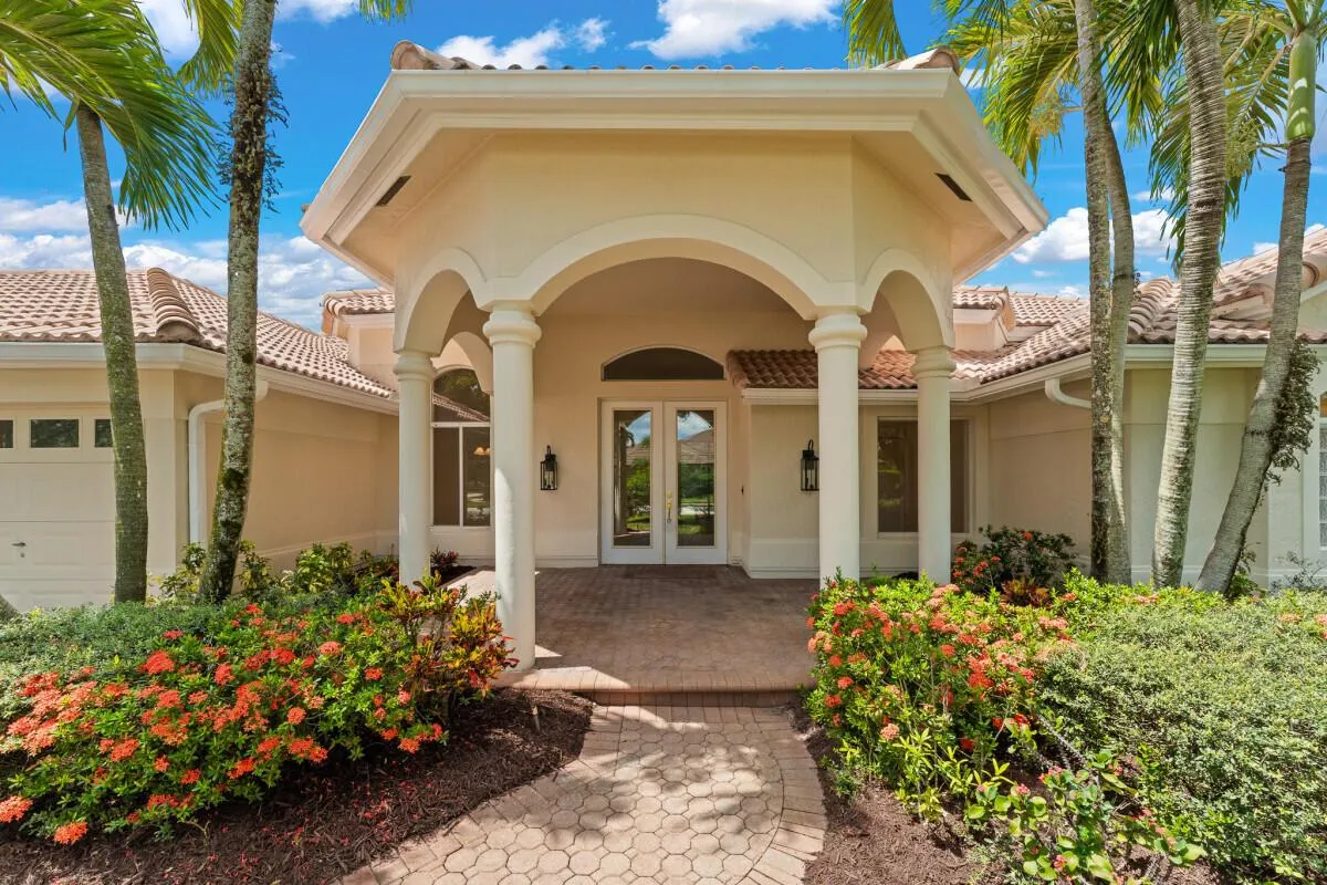 4892 SW Hammock Creek Drive