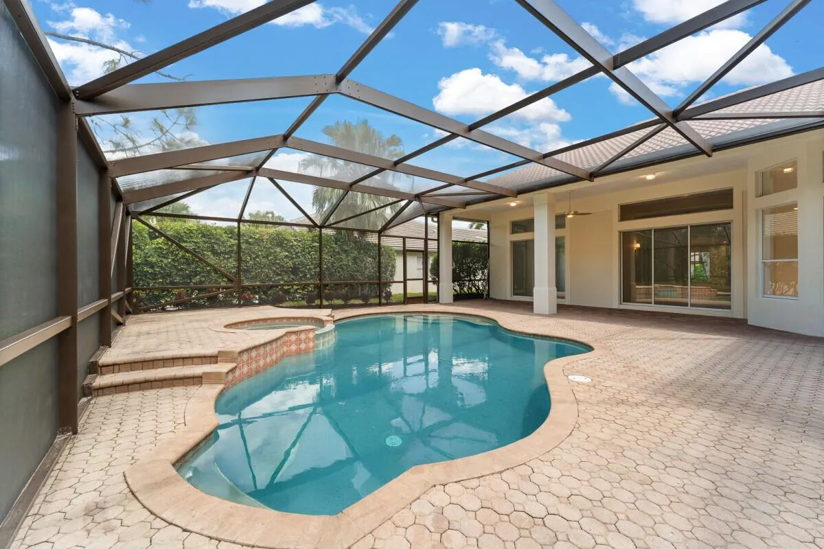 4892 SW Hammock Creek Drive