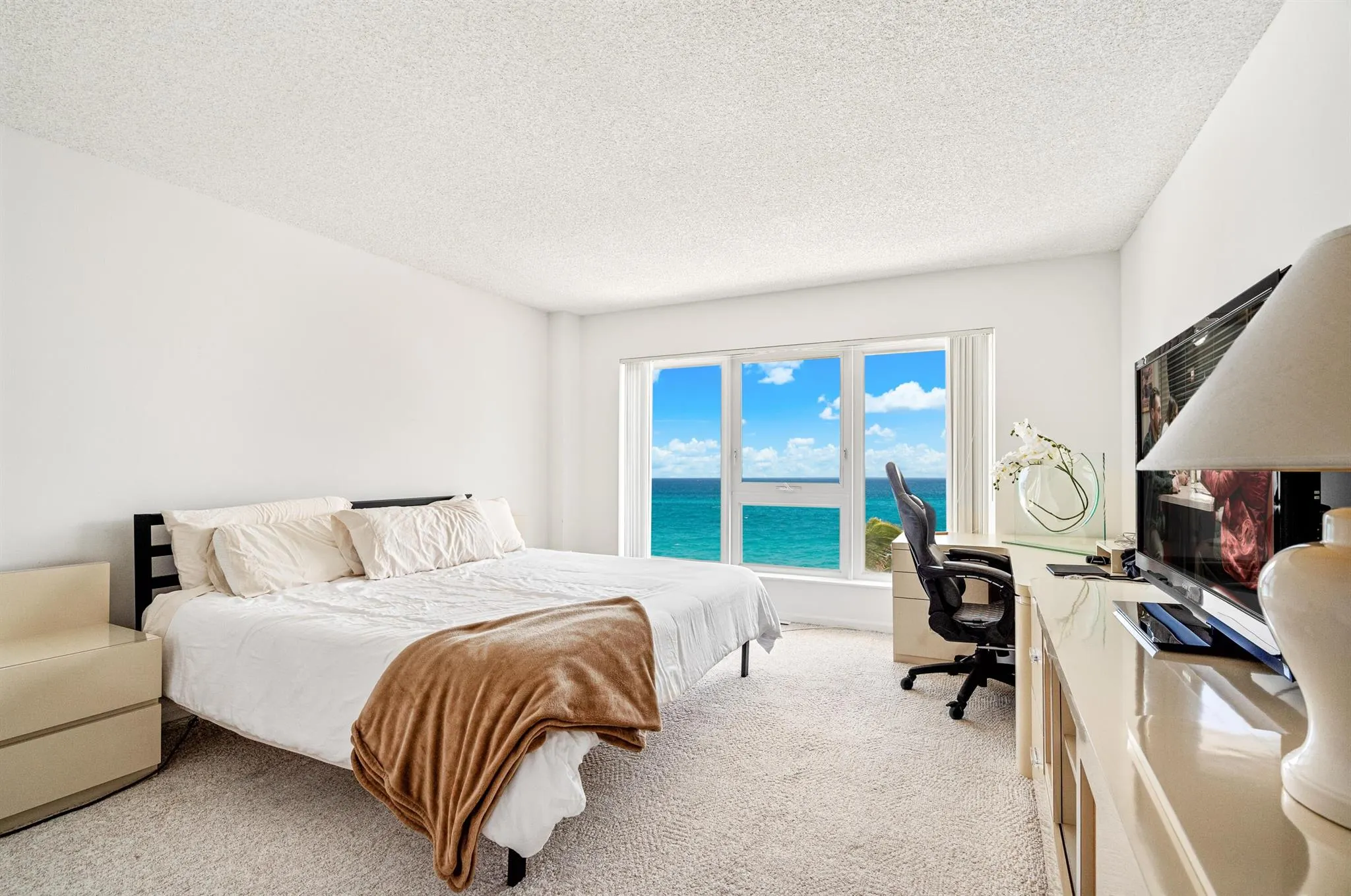 2066 N Ocean Boulevard, #4ne