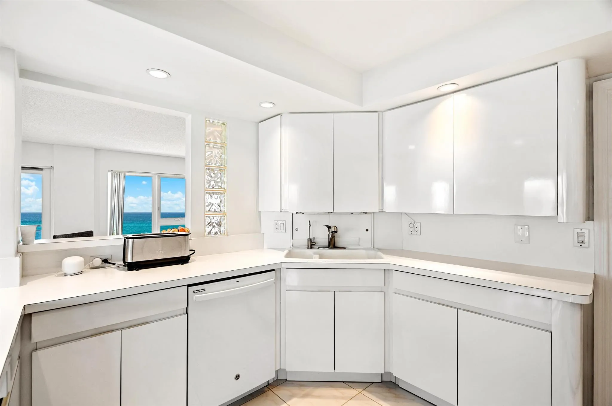 2066 N Ocean Boulevard, #4ne