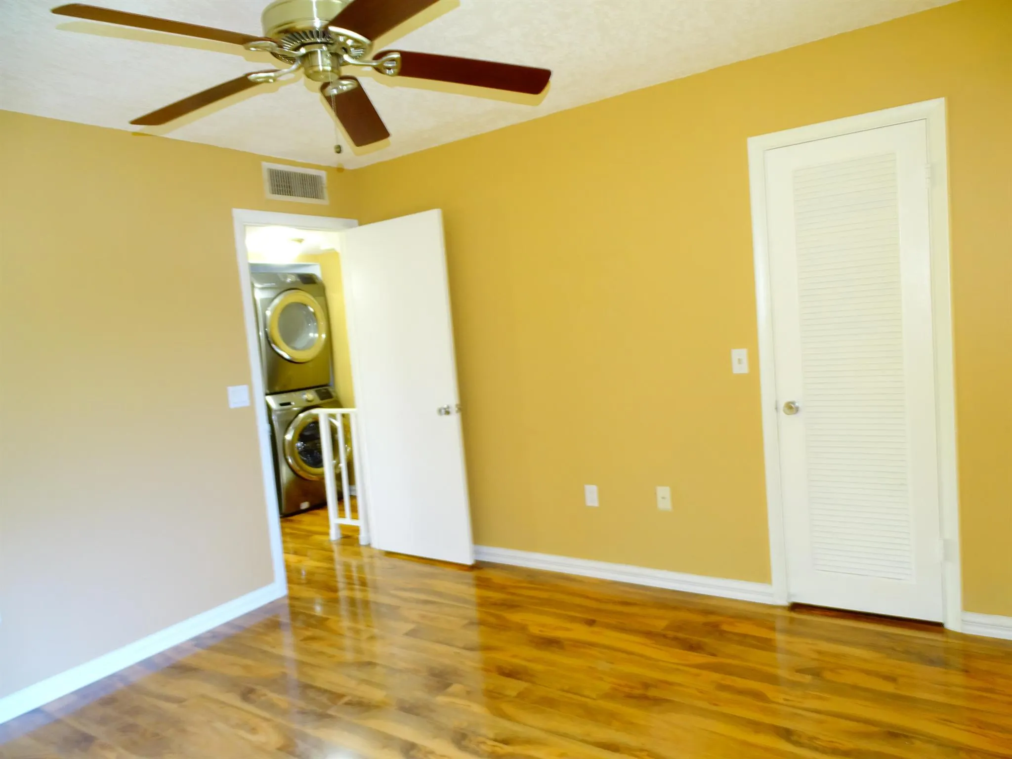 4813 Esedra Court