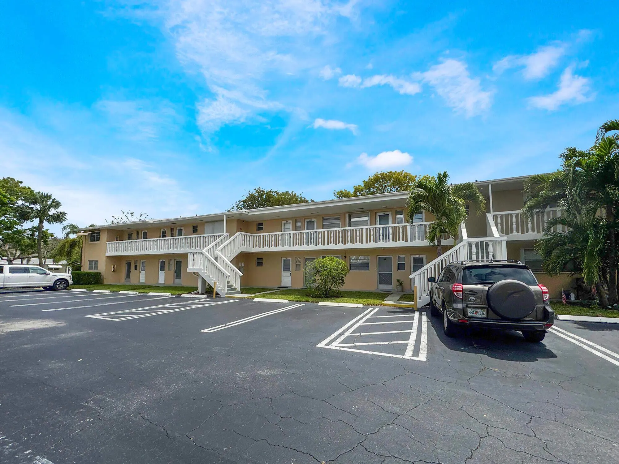 2213 NE 1st Court, #204
