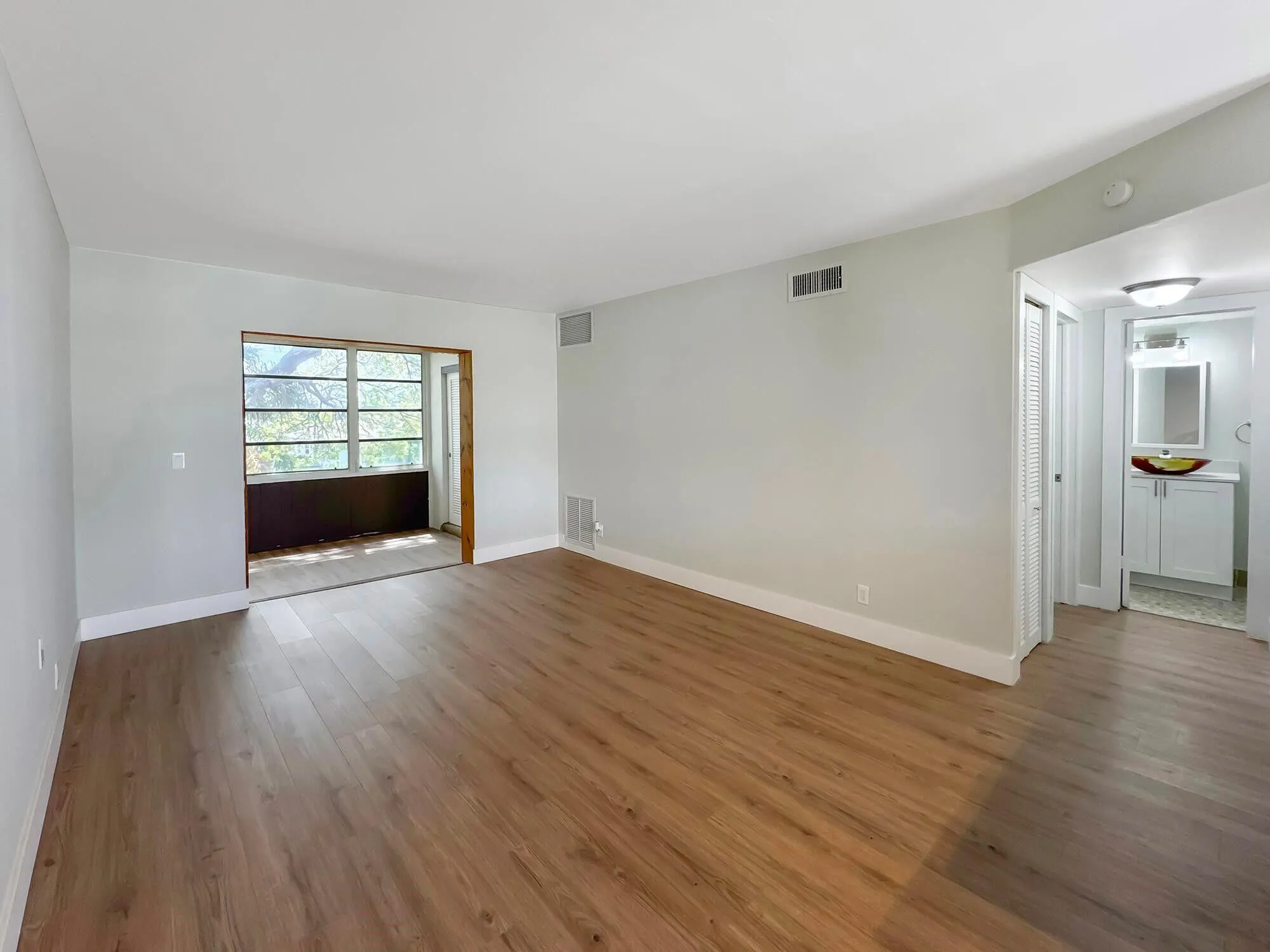 2213 NE 1st Court, #204