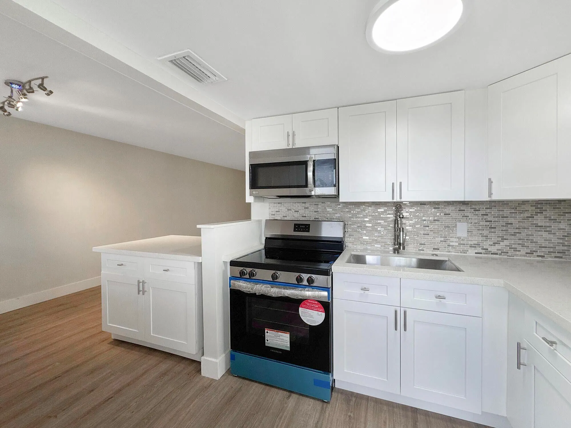 2213 NE 1st Court, #204
