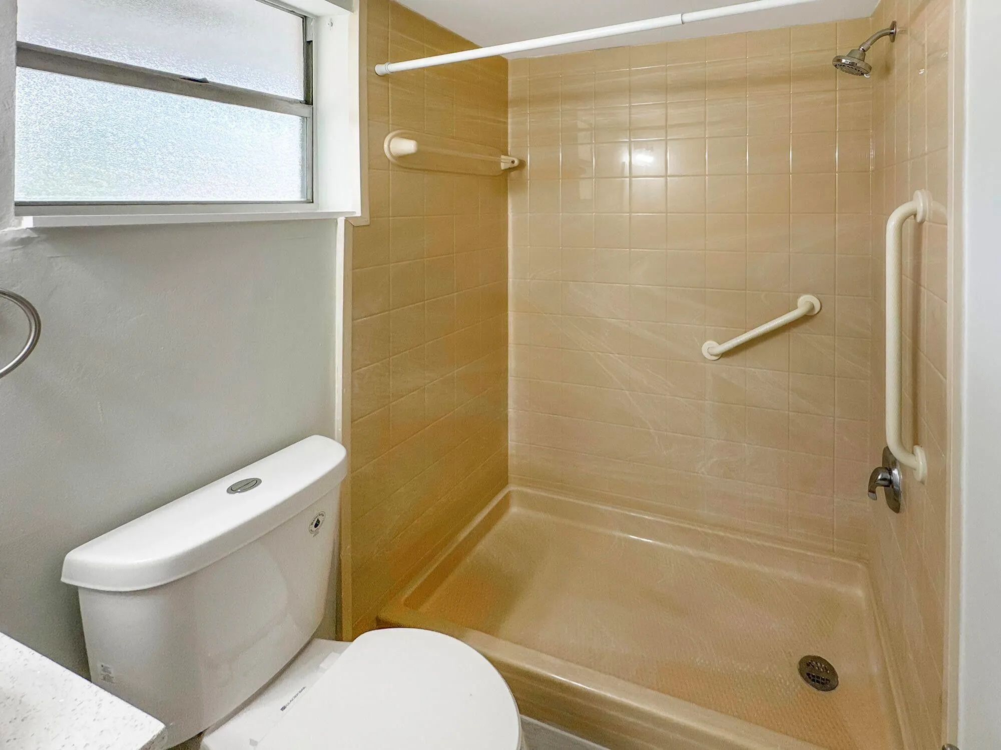 2213 NE 1st Court, #204