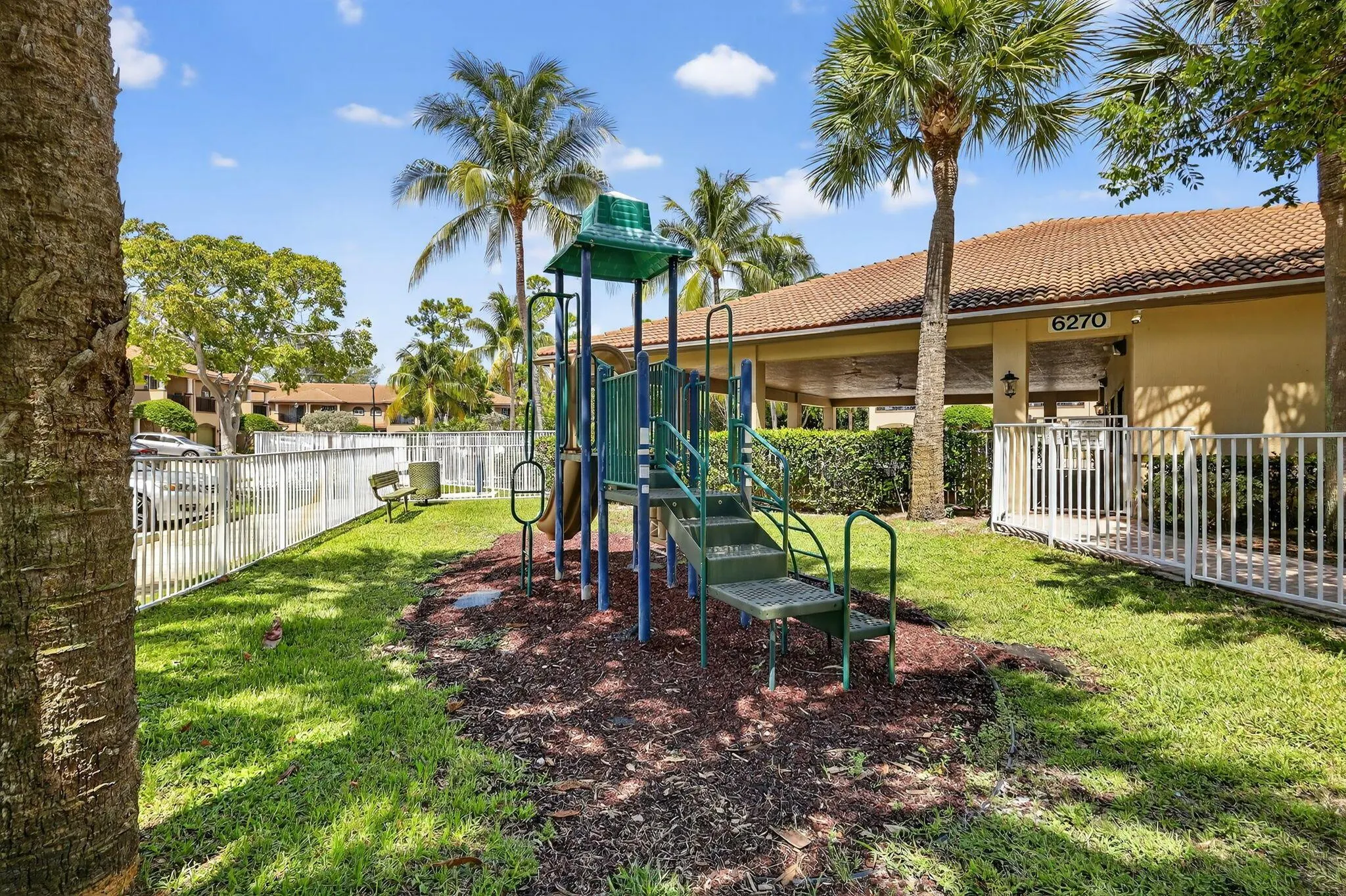6272 S Military Trail, #206