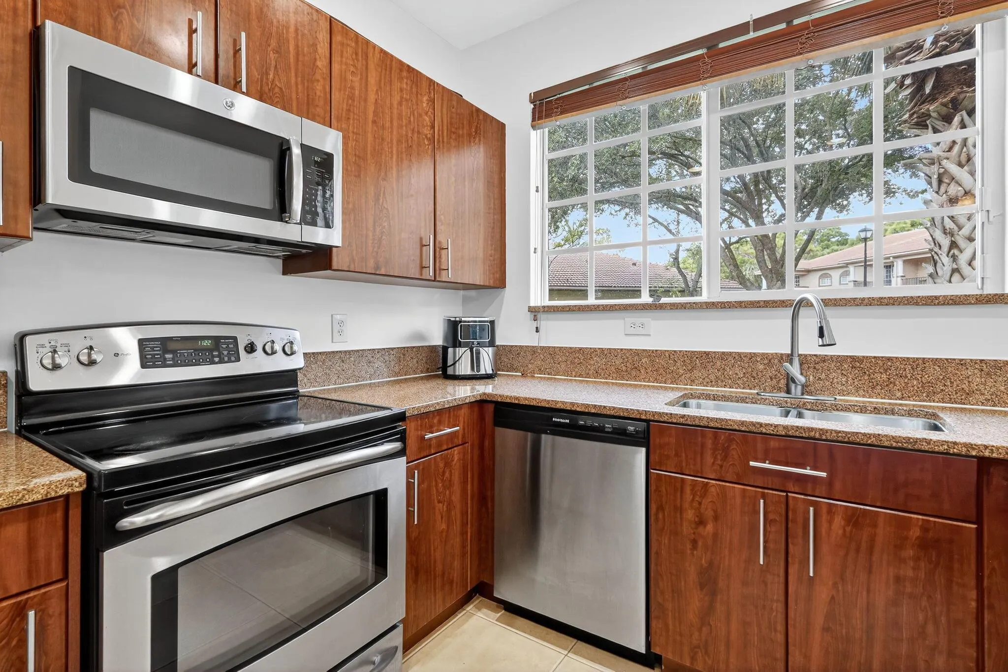 6272 S Military Trail, #206