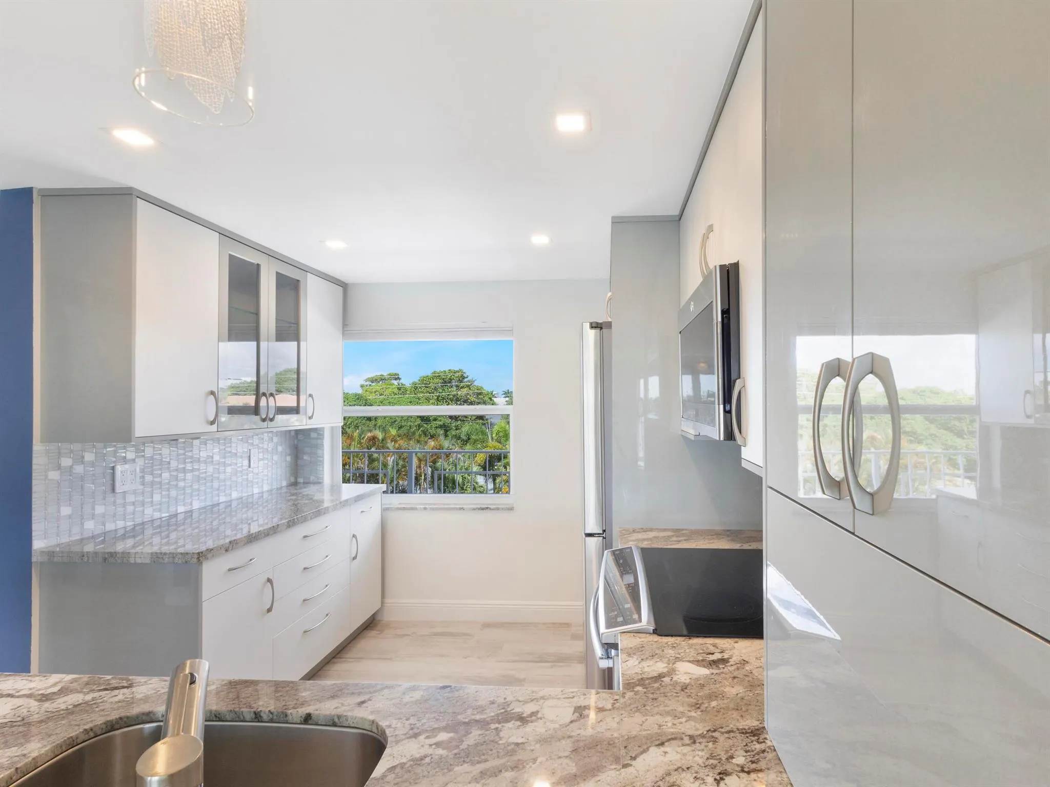 2649 Florida Boulevard, #414