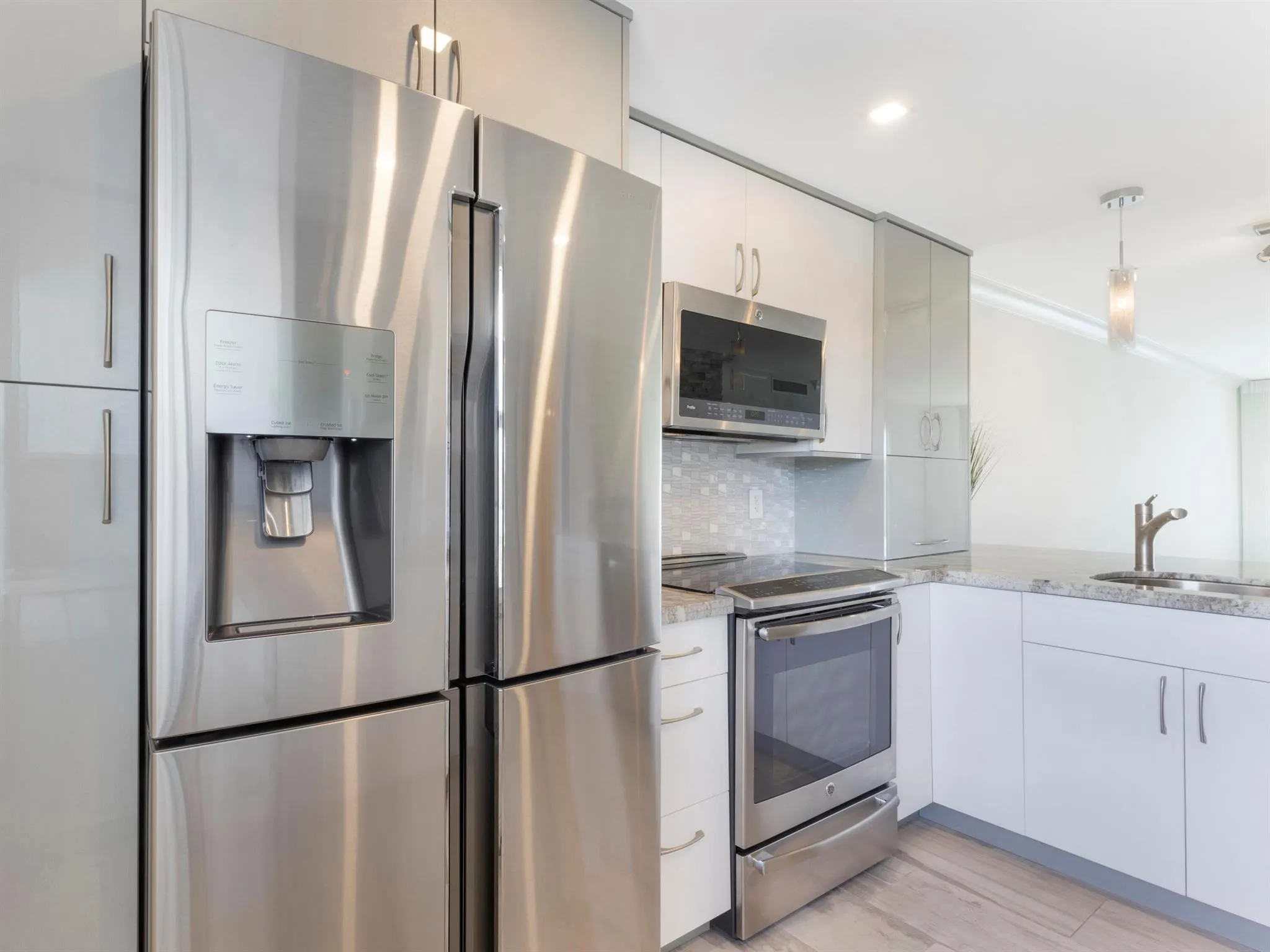 2649 Florida Boulevard, #414