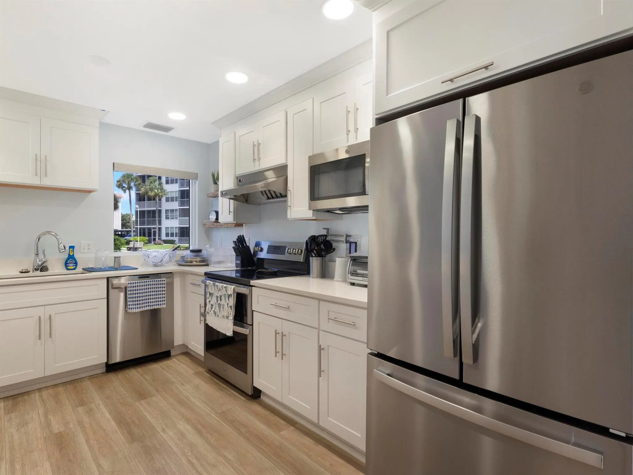 2649 Florida Boulevard, #414