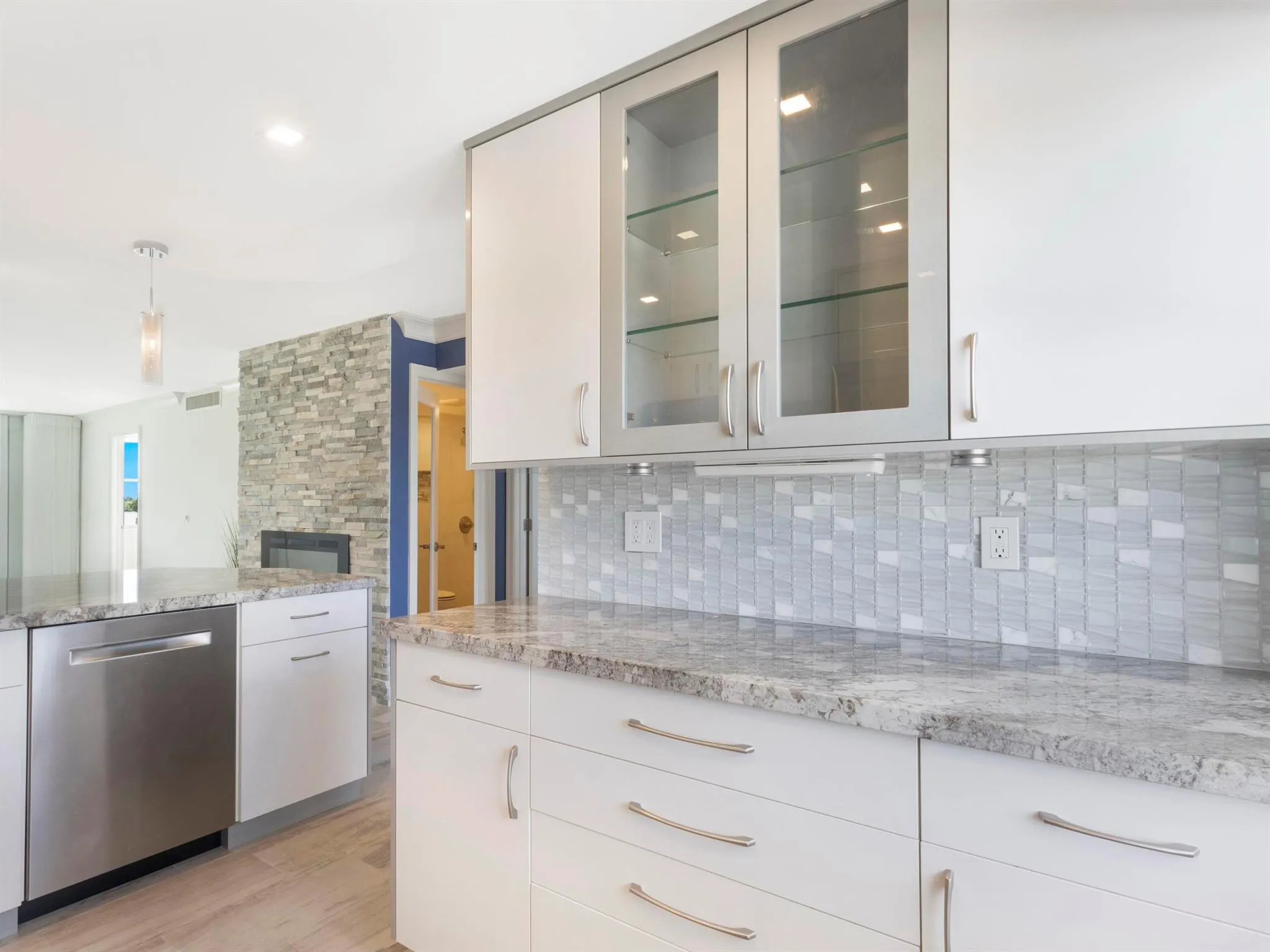 2649 Florida Boulevard, #414