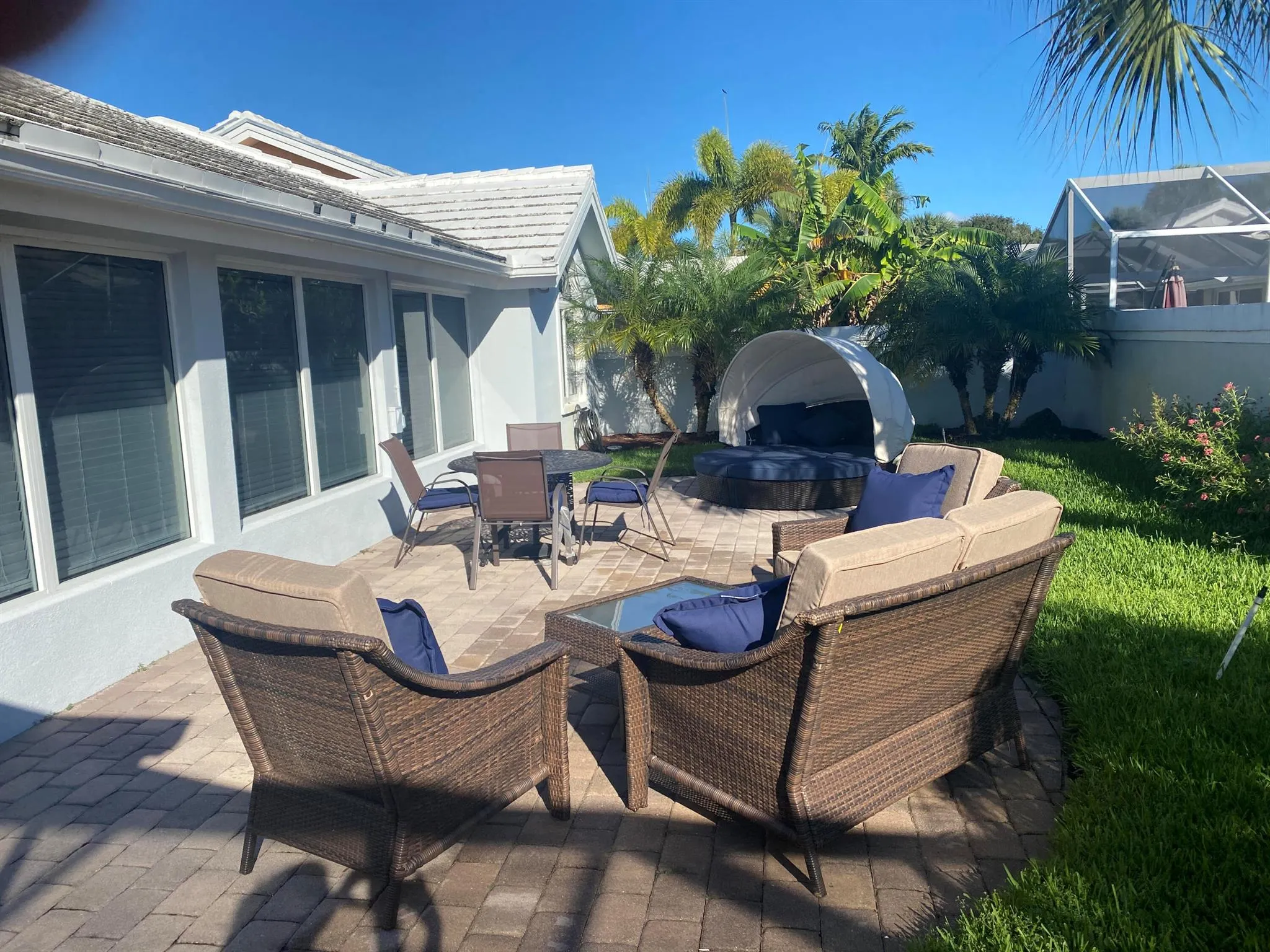 2295 Saratoga Lane