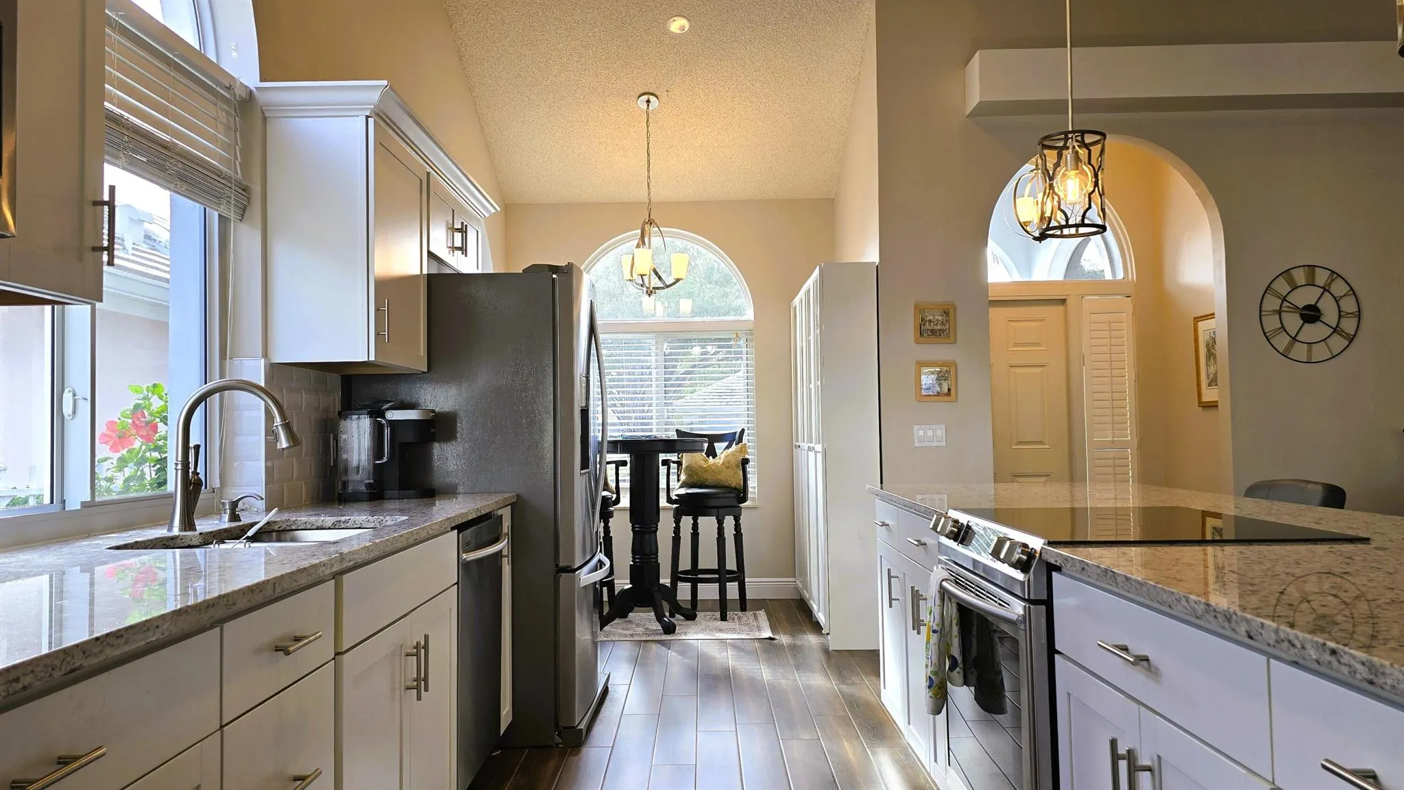 2295 Saratoga Lane