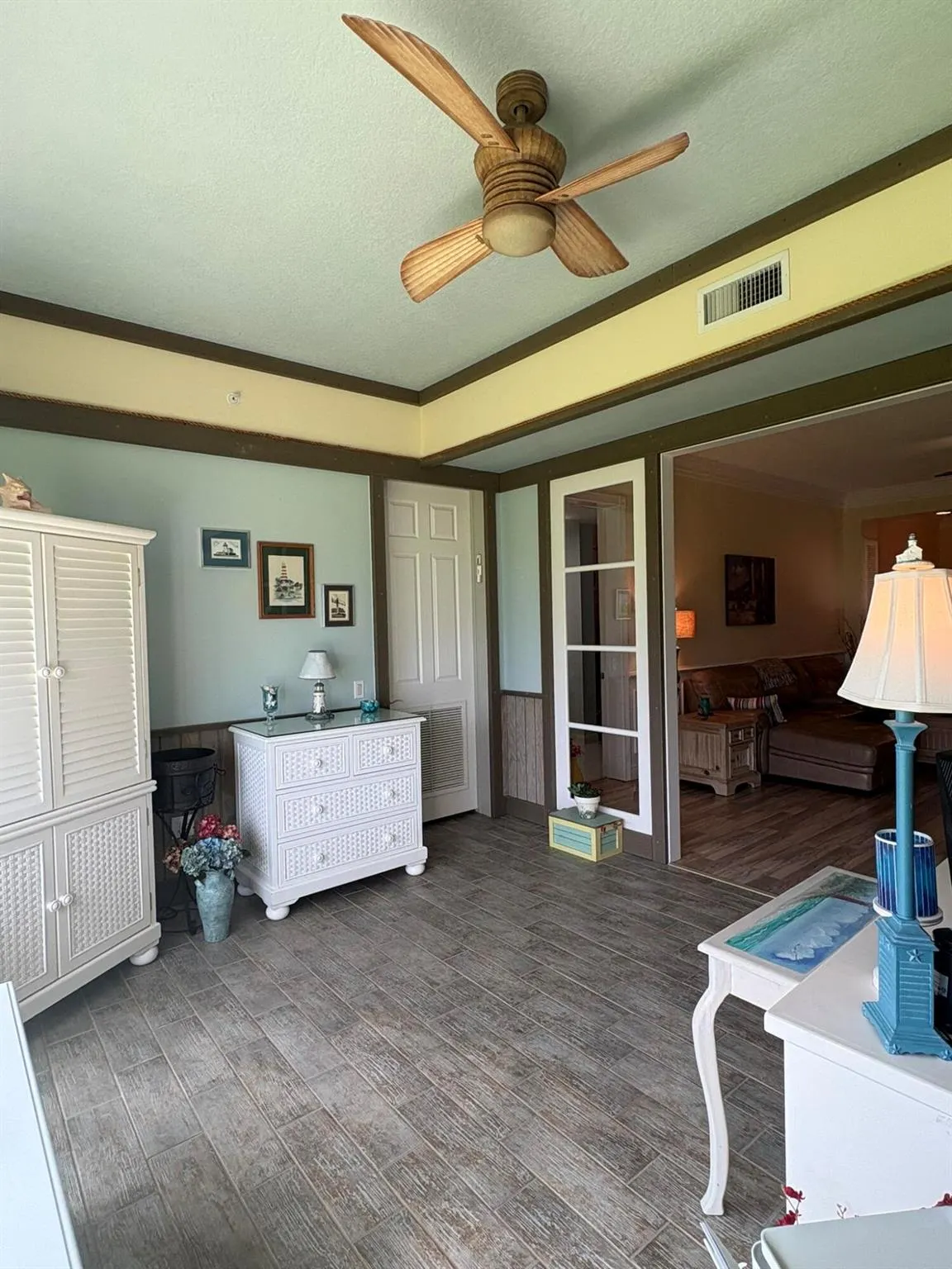 27 Harbour Isles 105 Drive W, #105