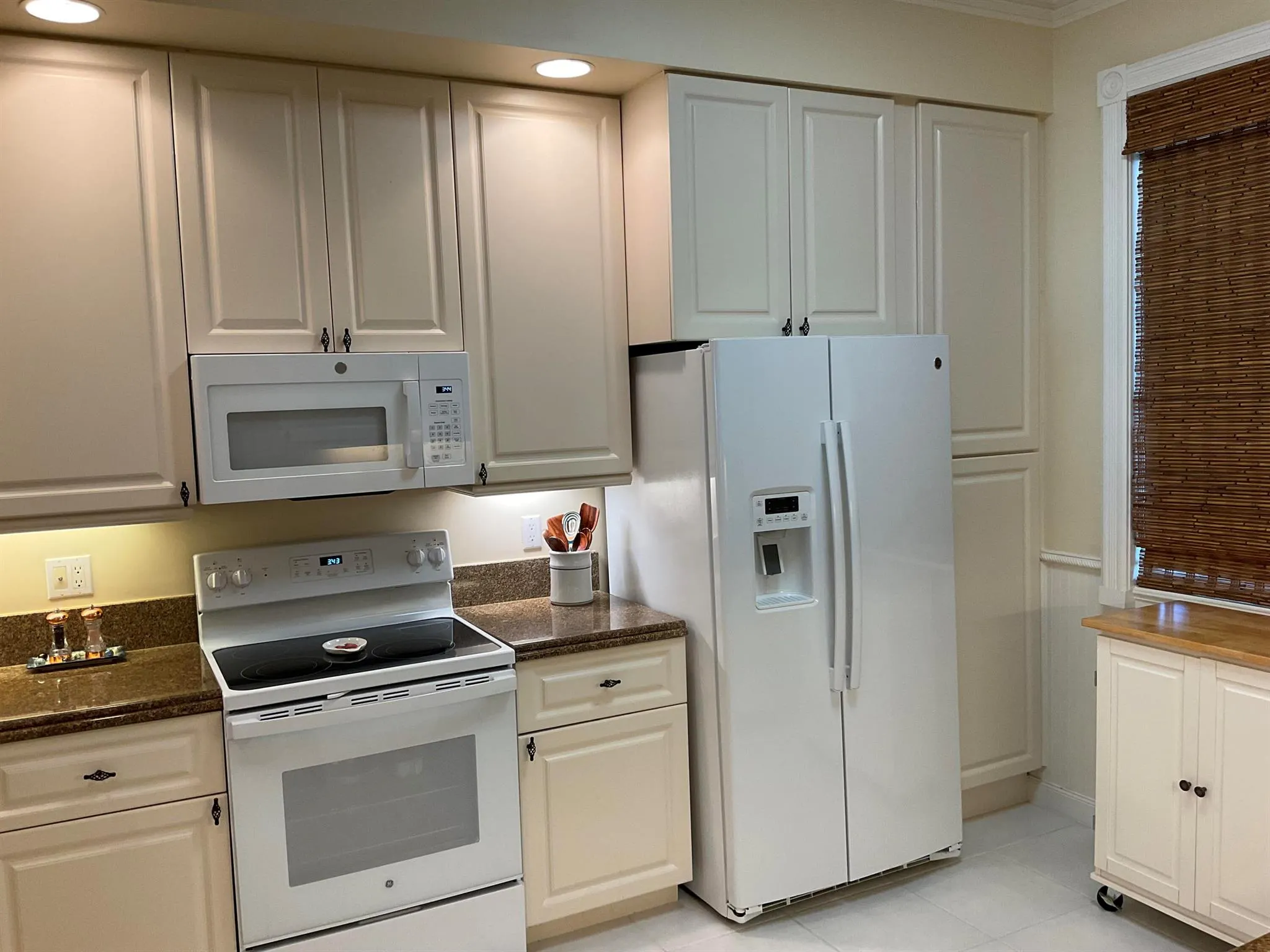 27 Harbour Isles 105 Drive W, #105