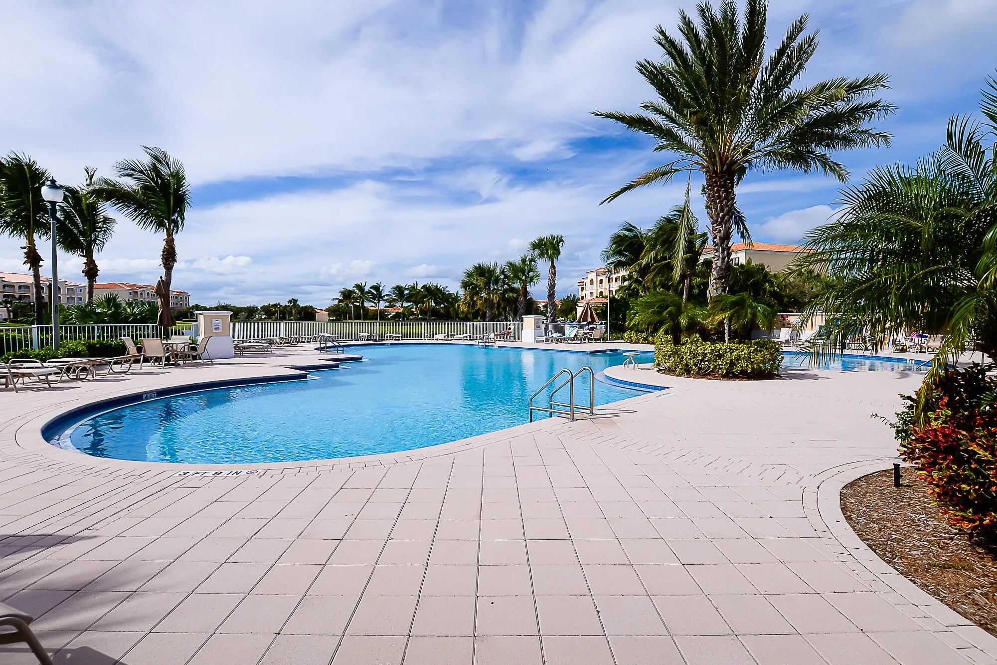 27 Harbour Isles 105 Drive W, #105