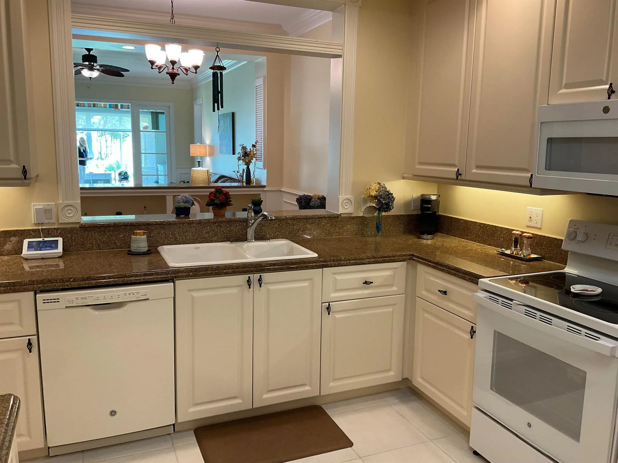 27 Harbour Isles 105 Drive W, #105